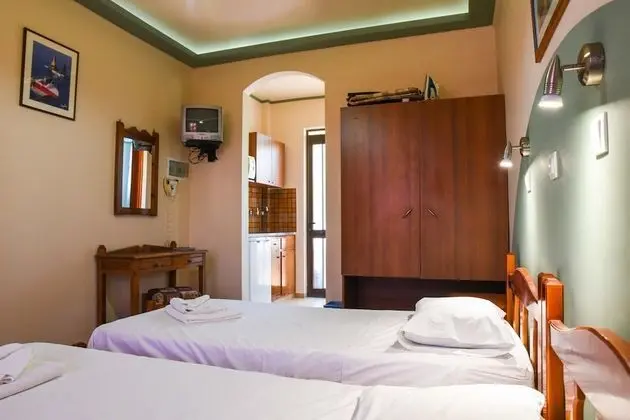 Basic Stüdyo (3 Adults)