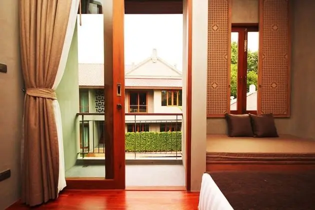 Superior Tek Büyük veya İki Ayrı Yataklı Oda, Balkon, Bahçe Manzaralı