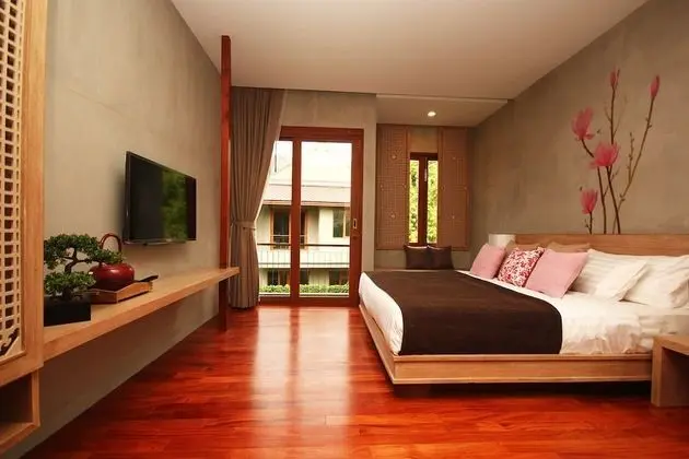 Superior Tek Büyük veya İki Ayrı Yataklı Oda, Balkon, Bahçe Manzaralı