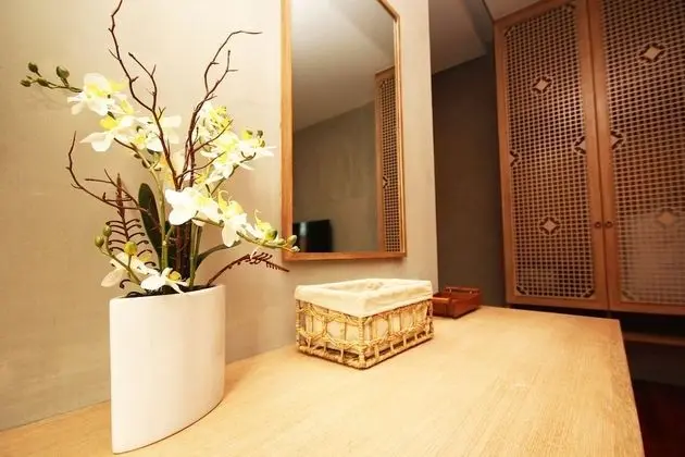 Superior Tek Büyük veya İki Ayrı Yataklı Oda, Balkon, Bahçe Manzaralı