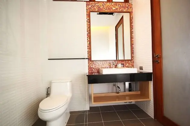 Superior Tek Büyük veya İki Ayrı Yataklı Oda, Balkon, Bahçe Manzaralı