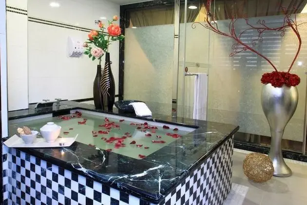 Tek Büyük Yataklı Oda (Min. Occupany 2 Adults)