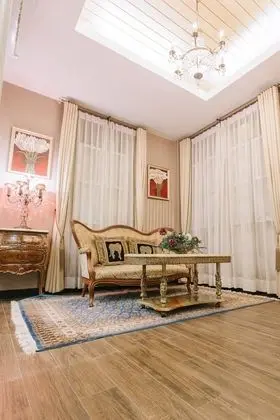 Junior Süit, 1 En Büyük (King) Boy Yatak, Balkon, Bahçe Manzaralı