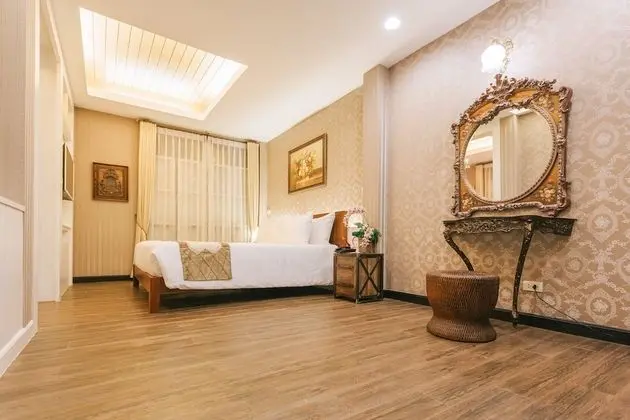 Junior Süit, 1 En Büyük (King) Boy Yatak, Balkon, Bahçe Manzaralı