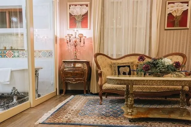 Junior Süit, 1 En Büyük (King) Boy Yatak, Balkon, Bahçe Manzaralı