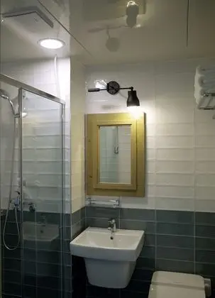 Standard Tek Büyük Yataklı Oda (3,4F)