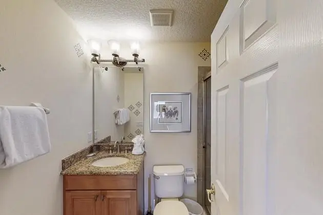 Ev