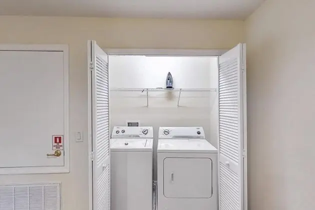 Ev