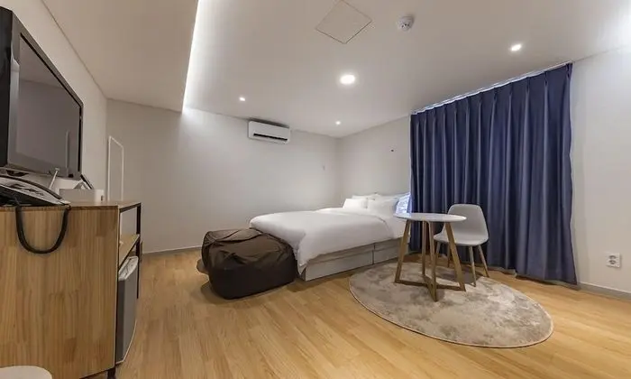 Premium Tek Büyük Yataklı Oda