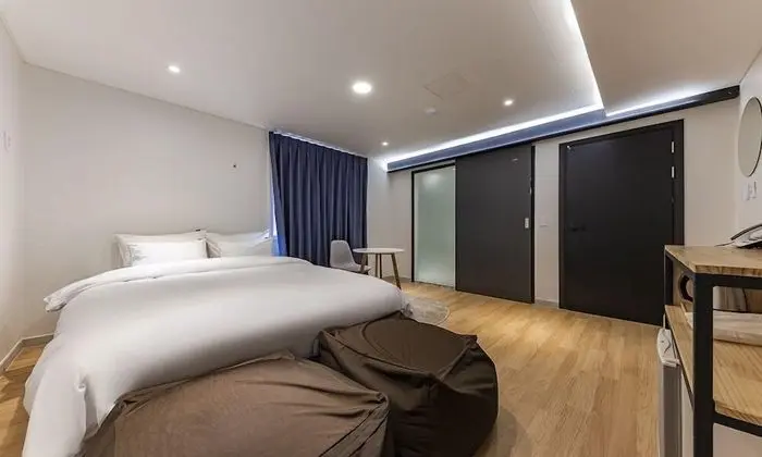 Premium Tek Büyük Yataklı Oda