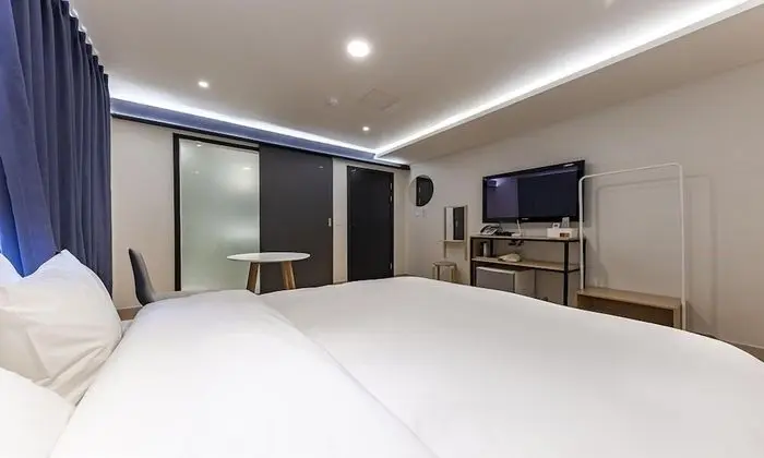 Premium Tek Büyük Yataklı Oda