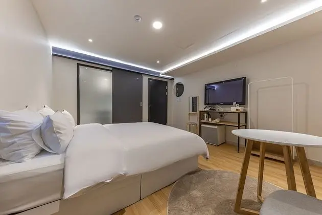 Standard Tek Büyük Yataklı Oda