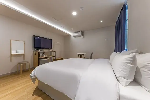 Standard Tek Büyük Yataklı Oda