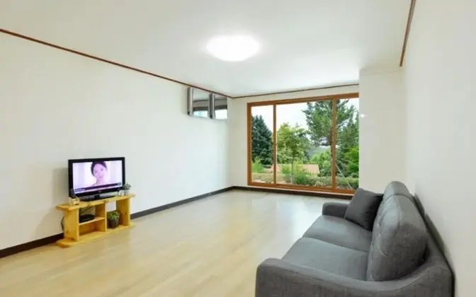 Oda (Room 102 (1F Group))