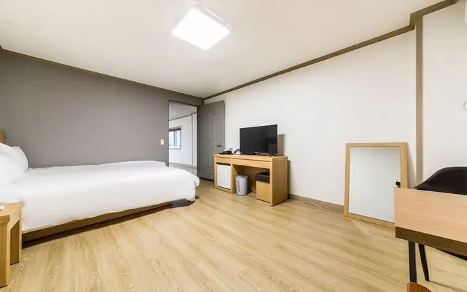 Oda (Family room (2 bedroom + 1 living roo)