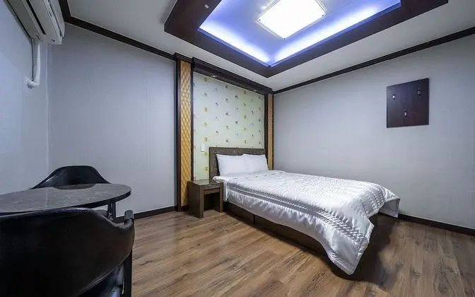 Oda (Standard Room)