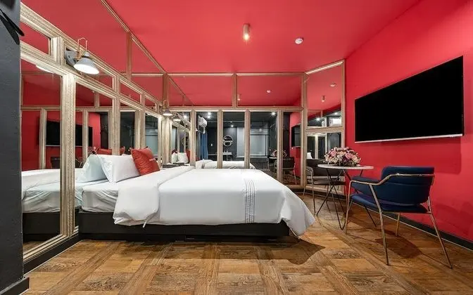 Oda (Deluxe Double (Netflix available + br)