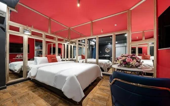 Oda (Deluxe Double (Netflix available + br)