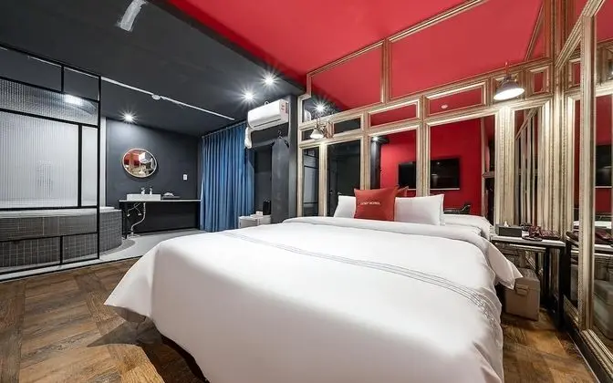 Oda (Deluxe Double (Netflix available + br)