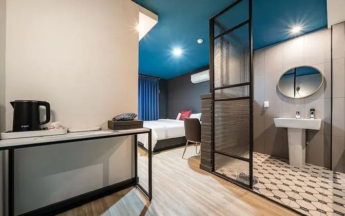 Oda (Premium double (Netflix available + b)