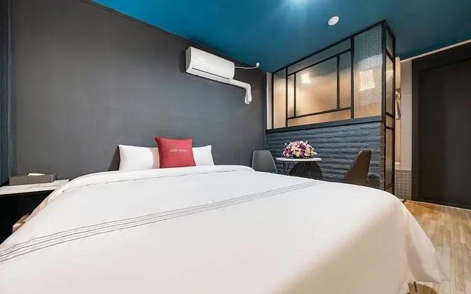 Oda (Premium double (Netflix available + b)