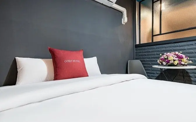 Oda (Premium double (Netflix available + b)