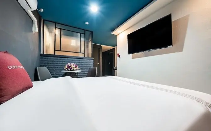 Oda (Premium double (Netflix available + b)