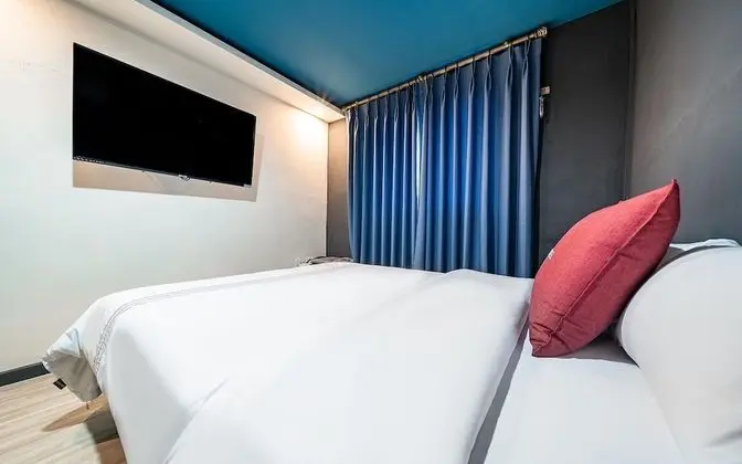 Oda (Premium double (Netflix available + b)