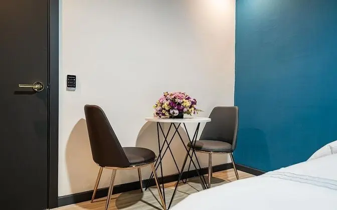 Oda (Standard Double (Netflix available + )