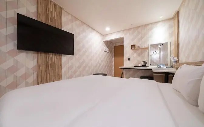 Oda (Standard (50 inch Samsung smart tv / )