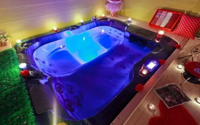 Oda (Aishiteru (Spa Couple Room))