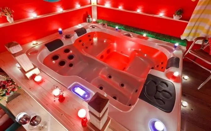 Oda (Miluyutte (Spa Couple Room))