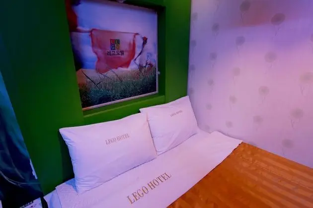 Oda (Massage Bed Room)