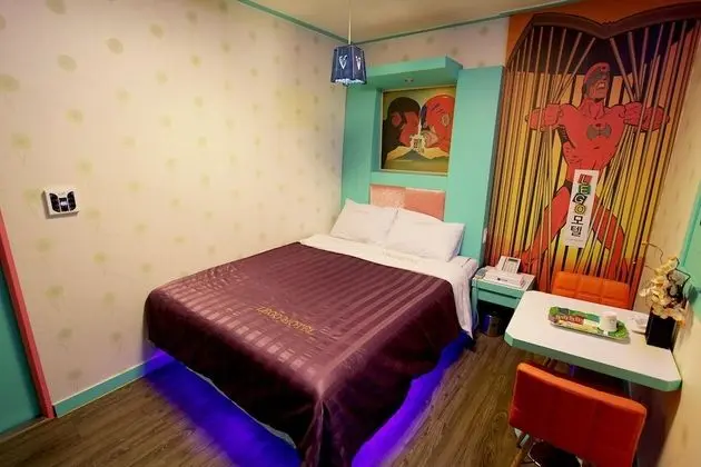 Oda (Massage Bed Room)