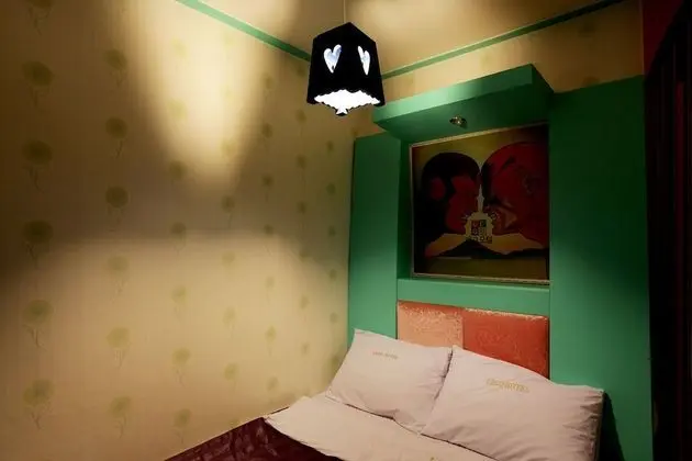 Oda (Massage Bed Room)