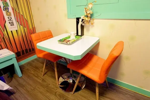 Oda (Massage Bed Room)