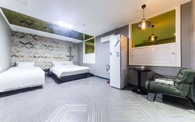 Oda (Premium (Netflix styler available))