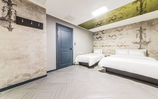 Oda (Premium (Netflix styler available))