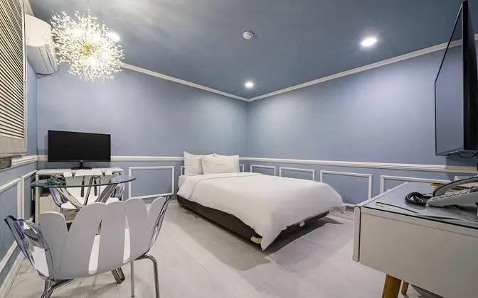 Oda (Long time waiting room (5 hours))