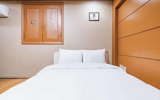 Oda (Family Room B (Double + Ondol Netflix)