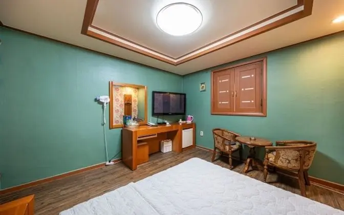 Oda (Standard room (Netflix viewing availa)