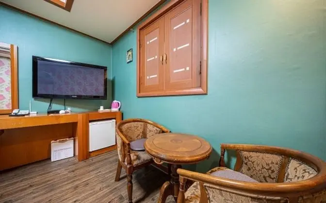 Oda (Standard room (Netflix viewing availa)