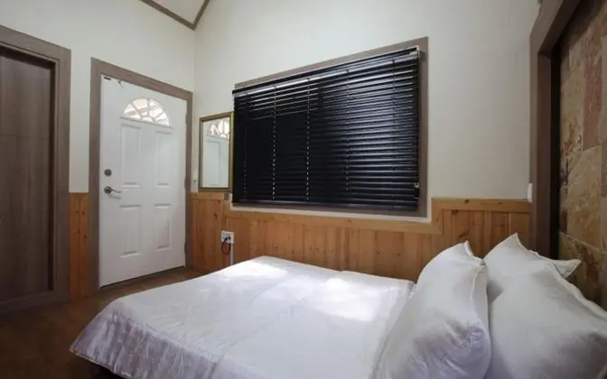 Oda (Couple No 12 (2F))