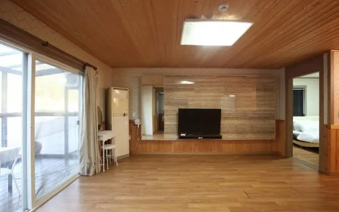 Oda (Separate House No 11)