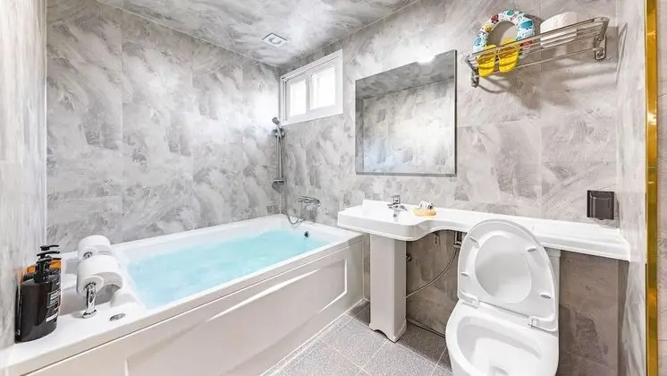 Basic Oda, 3 Yatak Odası (B)