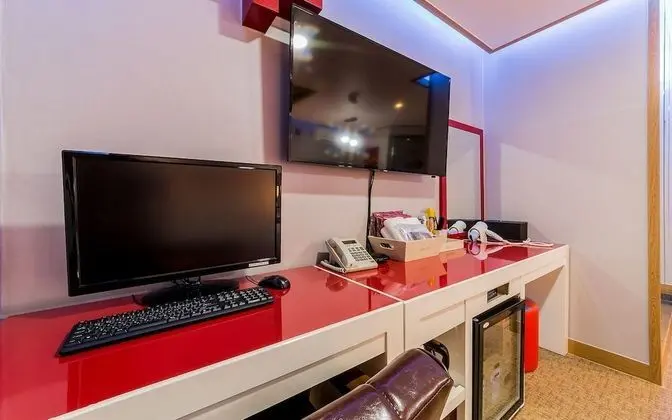 Oda (Gold (sky window / bathtub))