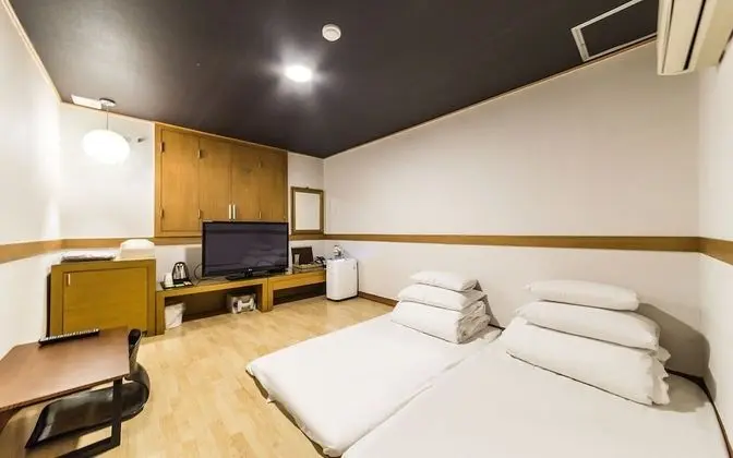 Oda (Korean Room (Ondol Breakfast Included)