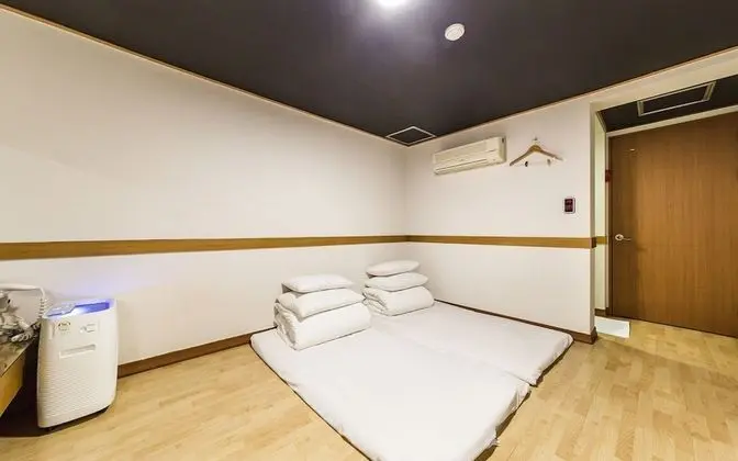 Oda (Korean Room (Ondol Breakfast Included)