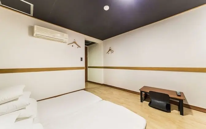 Oda (Korean Room (Ondol Breakfast Included)