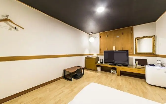 Oda (Korean Room (Ondol Breakfast Included)